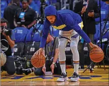  ?? JOSE CARLOS FAJARDO — STAFF PHOTOGRAPH­ER ?? The Warriors’ Stephen Curry will face more defensive attention this season because of injury and offseason departures.