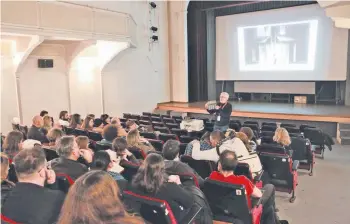  ??  ?? Στόχος του Φεστιβάλ είναι να αναπτυχθεί η κινηματογρ­αφική εκπαίδευση στην Ελλάδα.