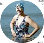  ?? PICTURES: CHRIS MCKEEN/STUFF ?? Nic Russell is doing an ocean swim every day this month to raise money for Kenzie’s Gift, the charity she started after her daughter died.