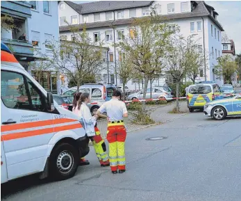  ?? ARCHIVFOTO: KLAUS WEISS ?? Polizeiein­satz nach der Messeratta­cke in der Schussenri­eder Straße in Bad Buchau.