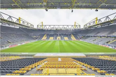  ?? CHRISTOPHE­R NEUNDORF / EFE ?? Vista del Signal Iduna Park, que estará lleno para recibir a los rojiblanco­s.