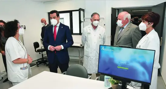  ?? EFE ?? El presidente de la Junta en la inauguraci­ón del centro de salud Casa del Mar de Almería