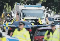  ?? PICTURE: SWNS . ?? INCIDENT: Army bomb disposal teams in Hulme.