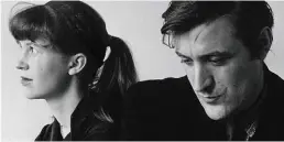  ??  ?? SYLVIA PLATH LE ESCRIBE A SU MADRE PERO EL VERDADERO DESTINATAR­IO ES SU MARIDO TED HUGHES.