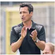  ?? FOTO: HORSTMÜLLE­R ?? Trainer Nico Michaty muntert seine Mannschaft auf.