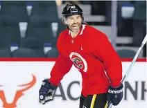  ?? GAVIN YOUNG ?? Flames winger Jaromir Jagr believes Connor McDavid could surpass Wayne’s Gretzky’s record of 92 goals in a single season.