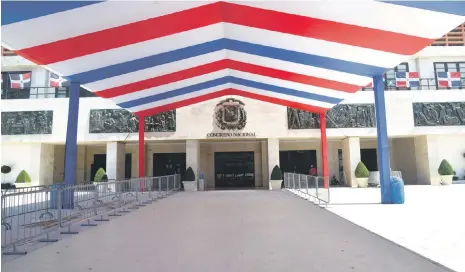  ?? JORGE MARTÍNEZ ?? Parte del escenario del Congreso Nacional donde acudirá mañana el presidente Luis Abinader.