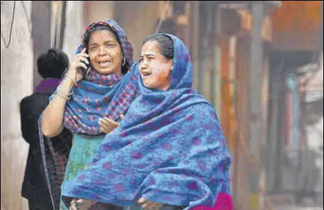  ?? RAJ K RAJ/HT PHOTO ?? Women break down following violent clashes over the new citizenshi­p law on Wednesday.