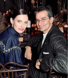  ??  ?? La modella Bianca Balti con Federico Marchetti, fondatore di Yoox