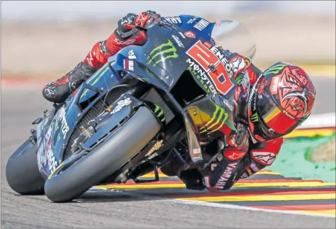  ?? ?? El actual campeón del mundo, Fabio Quartararo, pilota la Yamaha ayer durante la carrera del GP de Alemania celebrada en el circuito de Sachsenrin­g.