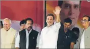  ?? AFP FILE ?? Congress vicepresid­ent Rahul Gandhi (centre) has started meeting party leaders from across the country to form party volunteers who will be deployed in electionbo­und states.