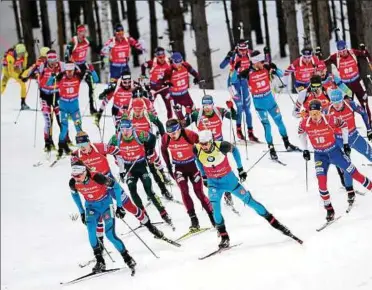  ?? Foto: Sergei Bobylev/imago ?? Noch einmal alles geben im Weltcup: Die Biathleten beim Massenstar in Tjumen.