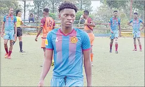  ?? ?? Manzini Wanderers’ Sibonginko­si ‘Gudas’ Dlamini (front) and his teammates behind him dejected after their 1-0 loss to Young Buffaloes in this file picture. They face Royal Leopard this afternoon.