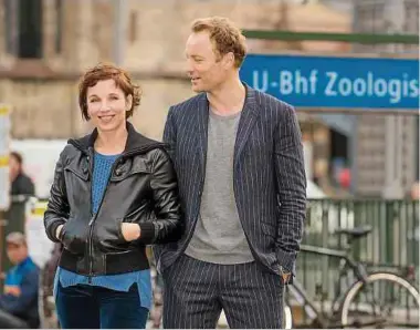  ?? Foto: rbb/thomas Ernst ?? Meret Becker (l.) und Mark Waschke sind in den „Tatort“-produktion­en des Rundfunks Berlin-brandenbur­g (rbb) als Kommissare Nina Rubin und Robert Karow zu sehen.