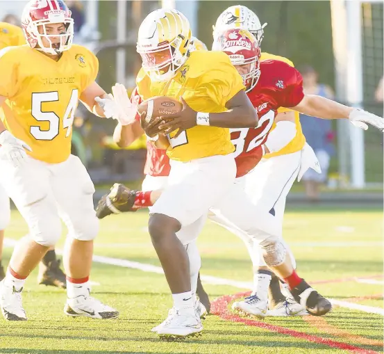  ?? MORNING CALL FILE PHOTO ?? Last year’s McDonald’s Lehigh Valley All-Star Football Classic, featuring former Bethlehem Catholic quarterbac­k Javon Clements, was played in bright sunshine.