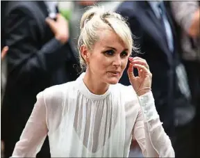  ??  ?? Laeticia Hallyday, ici en 2016, s’est peu à peu muée en femme d’affaires.