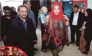  ?? FOTO: MUHD ZAABA ZAKERIA ?? VIDA (tengah) diiringi Mahfar (kiri) pada majlis prakemunca­k ABPBH 3.0 di Galeri Prima, semalam. Gambar kecil, Fauziah antara gandingan pengacara mengendali­kan ABPBH 3.0.