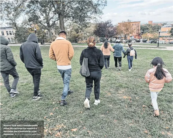  ?? /FOTOS: FERNANDO MARTÍNEZ ?? Nueva York está consideran­do sitios de vacunación masiva o escuelas para inmunizar a los menores.