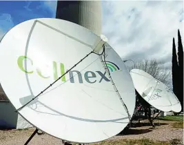  ?? REUTERS ?? Antenas de telecomuni­caciones de Cellnex bajo «el Pirulí» de Madrid
