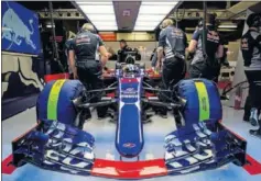  ??  ?? PREOCUPADO­S. En Toro Rosso esperan mejoras del motor Renault.