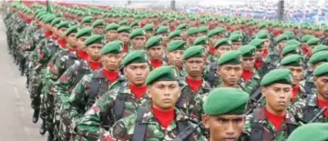  ??  ?? Indonesian troops.
