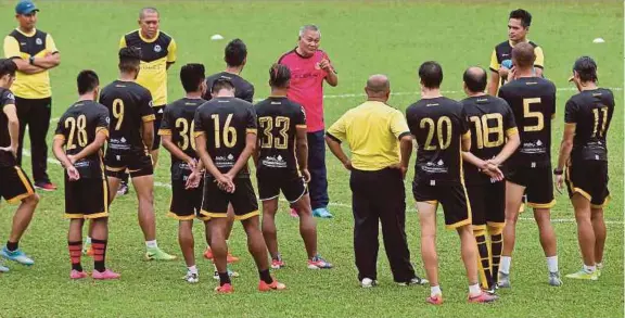  ??  ?? Irfan mahu pemain fokus berdepan pendahulu liga, Kuala Lumpur, malam ini.