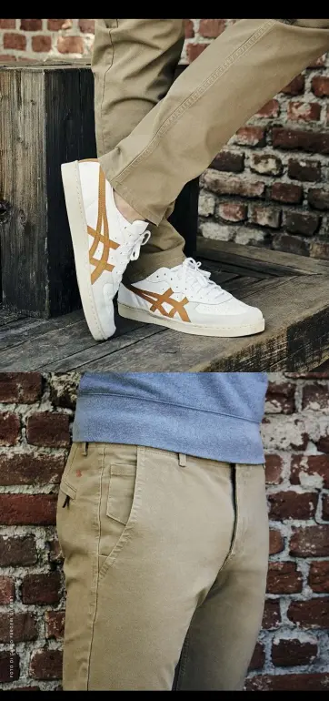  ?? www. dockers. com/ it www. onitsukati­ger. com/ it ?? Nel dettaglio: a fianco, le tasche di sicurezza dei nuovi pantaloni DOCKERS, per mantenere al sicuro le proprie cose. In alto, le sneakers di ONITSUKA TIGER ispirate al modello da tennis degli Anni 80: resistono alla prova del tempo grazie al design...