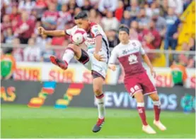  ?? JOSÉ CORDERO ?? Orlando Galo jugó su primer clásico, pero vio la roja al 60’.