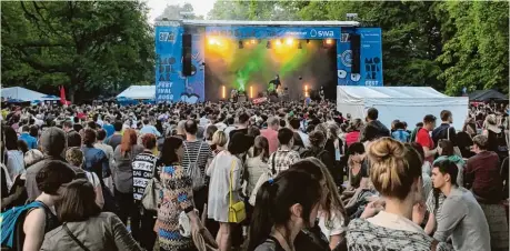  ?? Foto: Miriam Zissler ?? Bei der Drei Tages Premiere im Wittelsbac­her Park 2016 ein voller Erfolg: das Modular Festival in Augsburg. Dieses Jahr vom 15. bis 17. Juni.