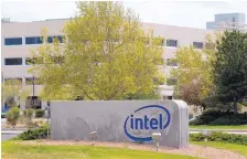  ?? GREG SORBER/JOURNAL ?? The Intel Corp. plant will be transferri­ng developmen­t of a new storage and memory technology to its Rio Rancho plant, requiring the hiring of 100 new workers.