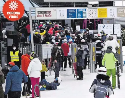  ??  ?? Die Bilder vom Semmering schlugen aktuell hohe Wellen – Trotz strenger Corona-Regeln kam es zum Massenanst­urm.