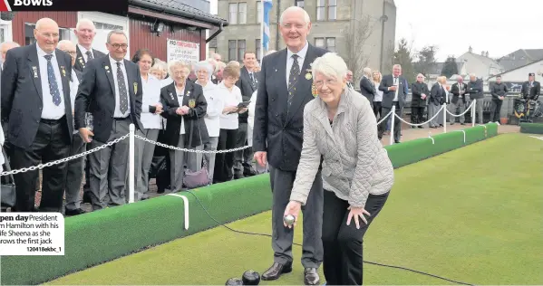  ??  ?? Jim Hamilton with his wife Sheena as she throws the first jack