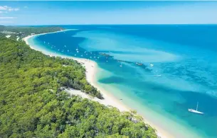  ?? Photos / Tourism Queensland ?? Clockwise from above, the Tangalooma Island Resort shoreline; a couple enjoy a romantic dinner on the beach at Tangalooma; the snorkellin­g at Moreton Island is jaw-dropping; Cape Moreton lighthouse; Tangalooma Island Resort overlooks the shore.