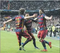  ?? FOTO: AP/SIRVENT ?? Suárez y Sergi Roberto repitieron alianza Asistencia del lateral y gol del ariete, como en el 0-4 de la Liga 15-16. Los dos, el 0-1