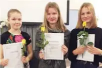  ?? FOTO: PRIVAT ?? PRIS. Henna Tahkokorpi, Aada Paavonperä och Viivi Paavonperä från Sverigefin­ska skolan.