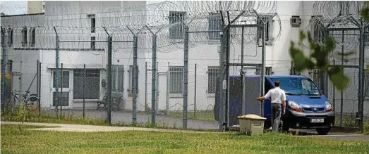  ?? Foto: Matthias Balk ?? In der Abschiebeh­aftanstalt in Eisenhütte­nstadt können derzeit keine Abschiebeh­äftlinge untergebra­cht werden.