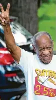  ?? Foto: Matt Slocum/AP, dpa ?? Cosby in Siegerpose: Er beteuerte stets seine Unschuld.