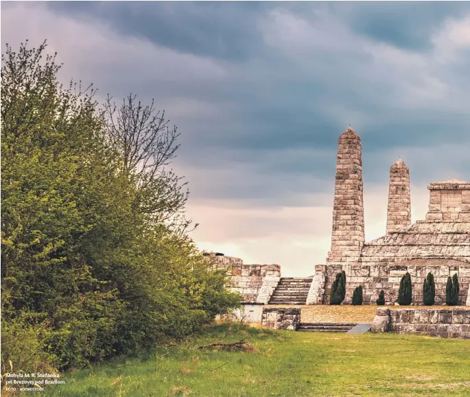  ?? FOTO – ADOBESTOCK ?? Mohyla M. R. Štefánika pri Brezovej pod Bradlom.