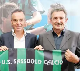  ?? VIGNOLI ?? Estate 2009: Stefano Pioli con il presidente del Sassuolo Carlo Rossi