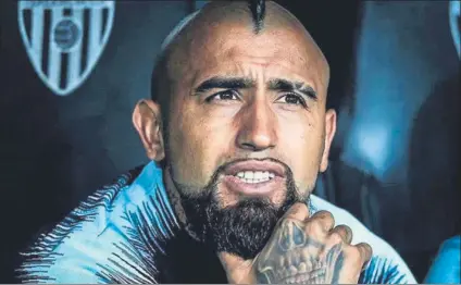  ?? FOTO: INSTAGRAM ?? Esta imagen de Arturo Vidal en el banquillo de Mestalla fue la que el jugador publicó acompañada de un polémico mensaje