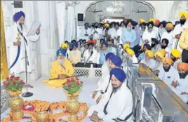  ??  ?? ■ Clockwise from above: Akal Takht jathedar Giani Gurbachan Singh reading out his message to the community on Operation Bluestar anniversar­y from the temporal seat; separatist activists raising proKhalist­an slogans, and scuffling with SGPC task force;...