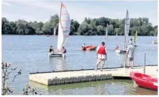  ??  ?? De la voile et tant d’autres activités sont proposées au plan d’eau du Chêne.