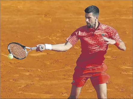  ?? Foto: EFE ?? Novak Djokovic fue de menos a más en su debut en el primer Masters 1.000 sobre tierra batida de la temporada