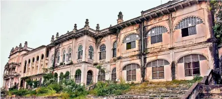  ?? ?? A file photograph of the Errum Manzil palace on the Khairataba­d-panjagutta road.