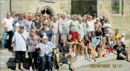  ?? ?? Les habitants de La Capelle Saint Martin réunis