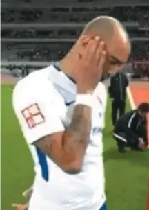  ?? TWITTER/TITANSPORT­SPLUS ?? Flagra. Tardelli foi punido por este gesto durante o hino