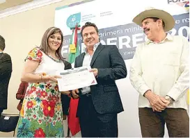  ?? ESPECIAL ?? Entregó recursos del Fondo Complement­ario para el Desarrollo Regional