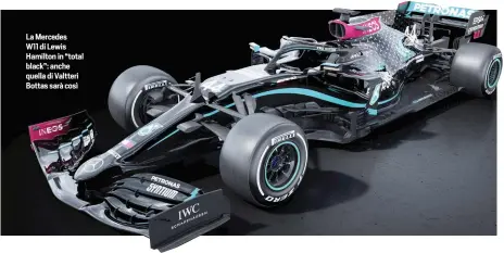  ??  ?? La Mercedes W11 di Lewis Hamilton in “total black”: anche quella di Valtteri Bottas sarà così