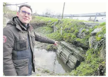  ??  ?? Vincent Bichon est président du syndicat mixte du Couesnon aval. En partenaria­t avec d’autres collectivi­tés, des travaux d’entretien des cours d’eau, des réseaux et de calibrages des ouvrages ont été réalisés ces douze dernières années qui permettent...