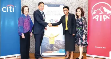  ??  ?? (From left) Citi Malaysia consumer business manager Elaine Fan, Lee, Anusha and AIA.Bhd chief partnershi­p distributi­on officer Serrina Foo pose for a photo at the launch of AIA-Citi’s latest digital insurance solution.